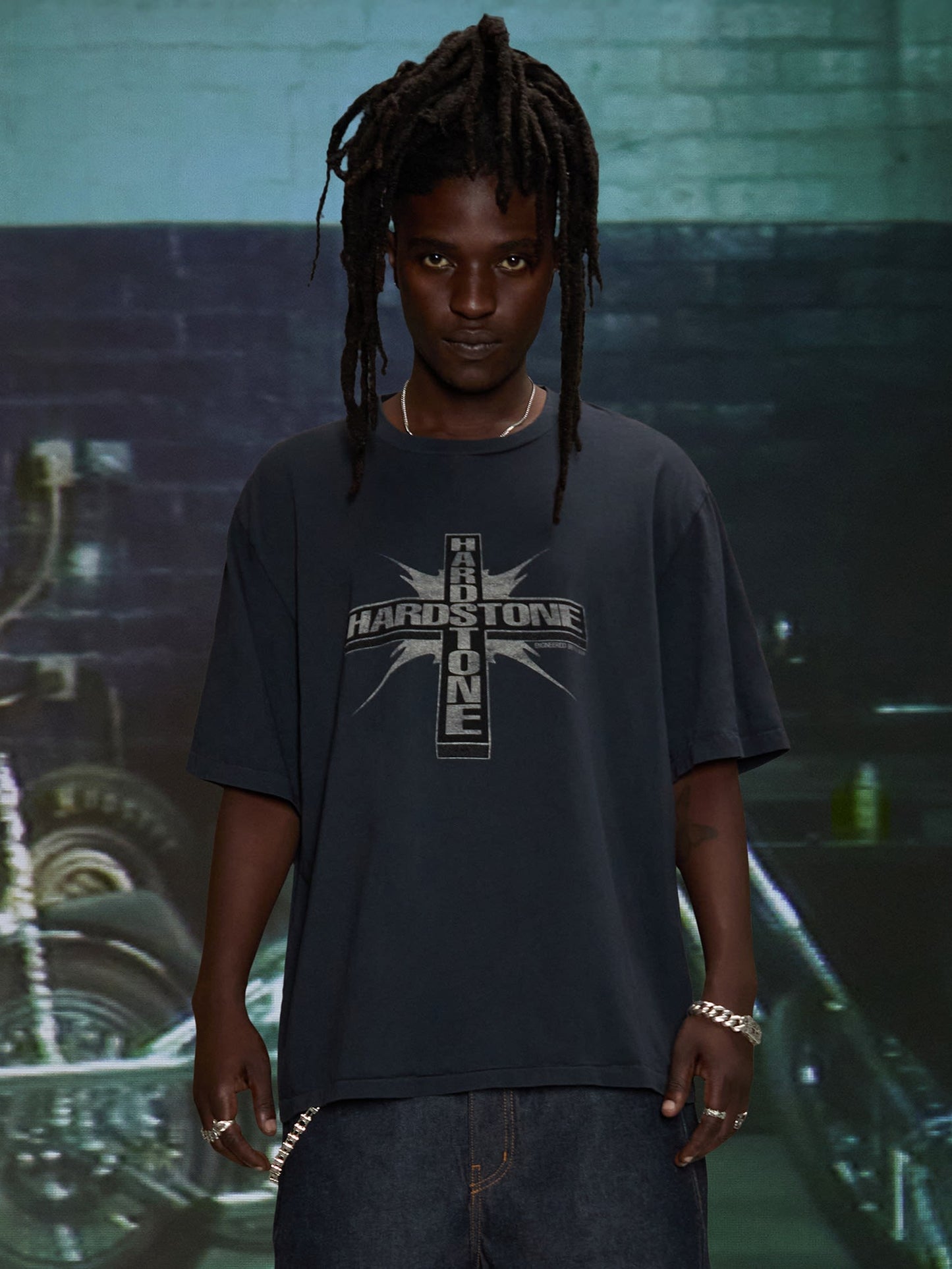 HARDSTONE Cross Tee
